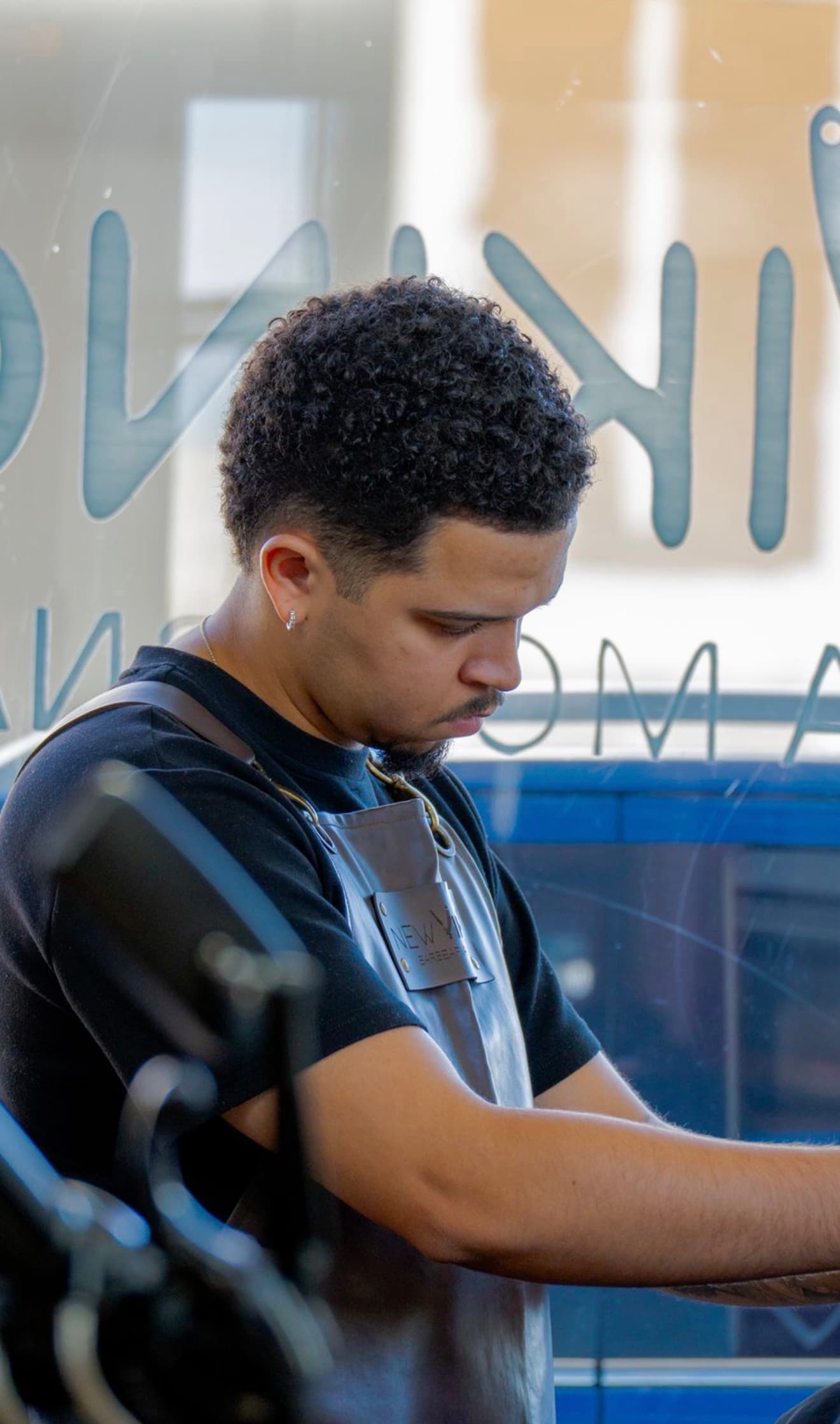Gabriel, profissional da New Vikings Barbearia